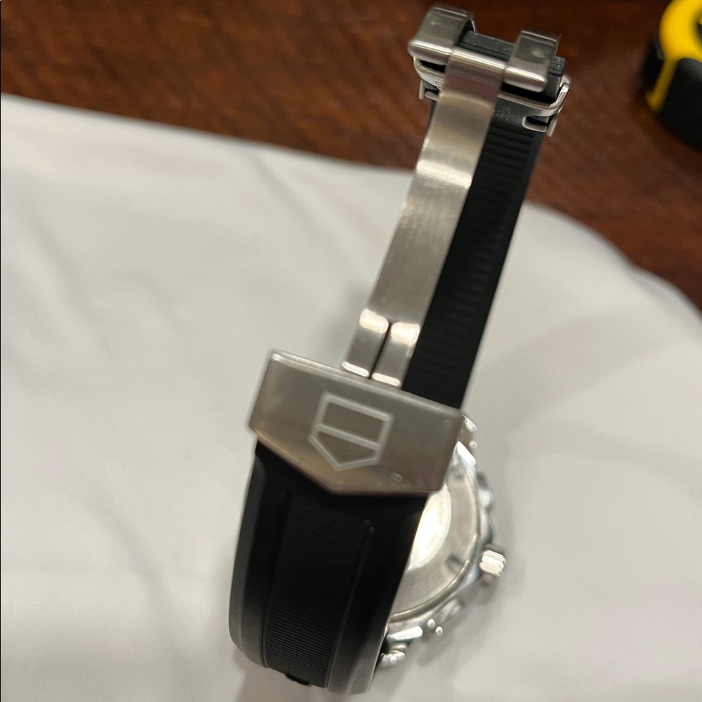 TAG Heuer Aquaracer Black and Silver Chronograph - Picture 7 of 14